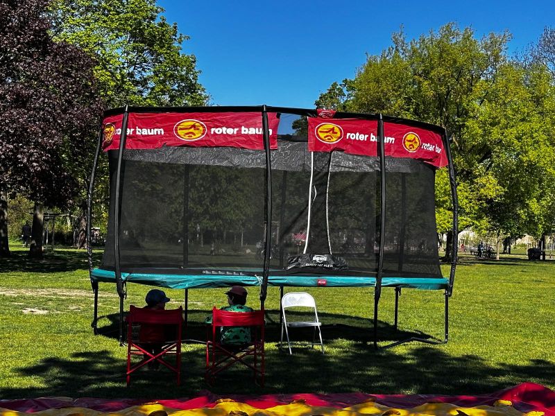 Trampolin: 2 Taschen, 1 Abdeckplane
